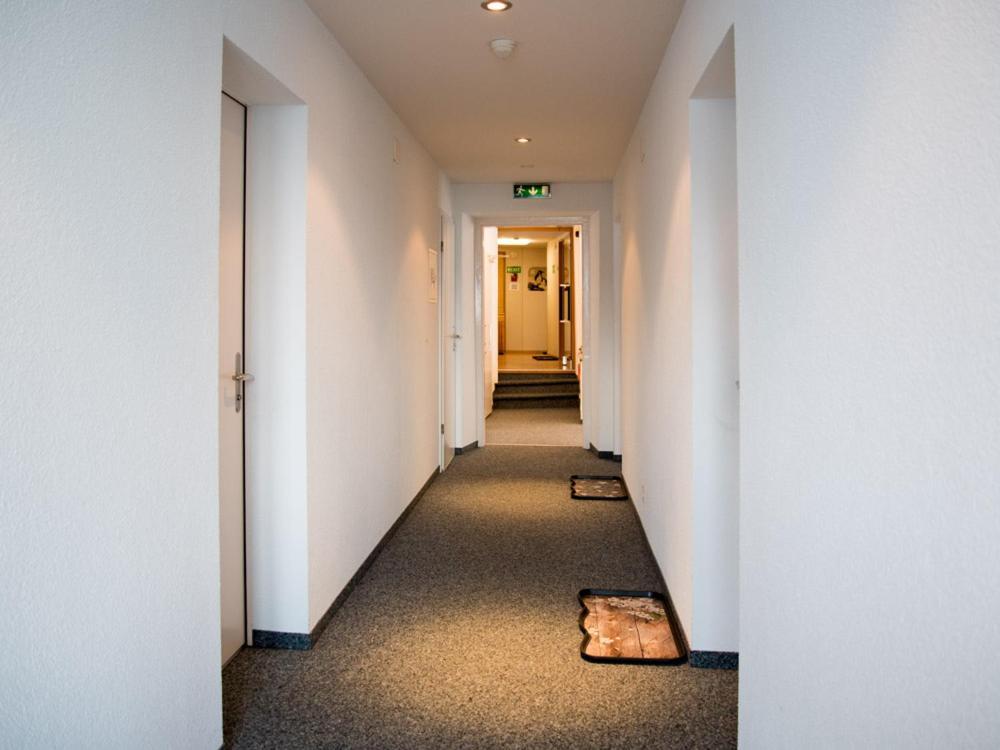 Hotel Restaurant Raben Linthal Exterior foto