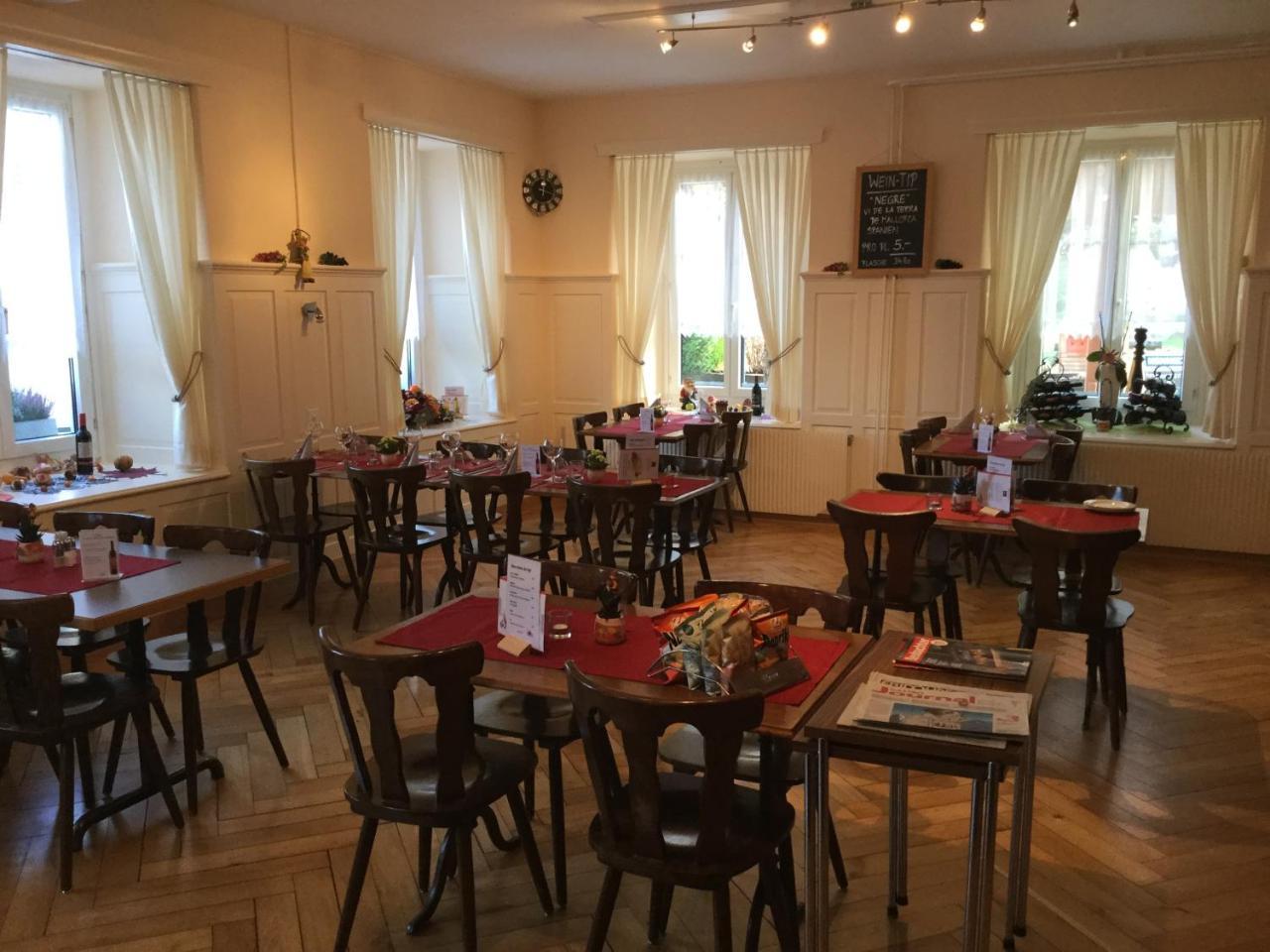 Hotel Restaurant Raben Linthal Exterior foto