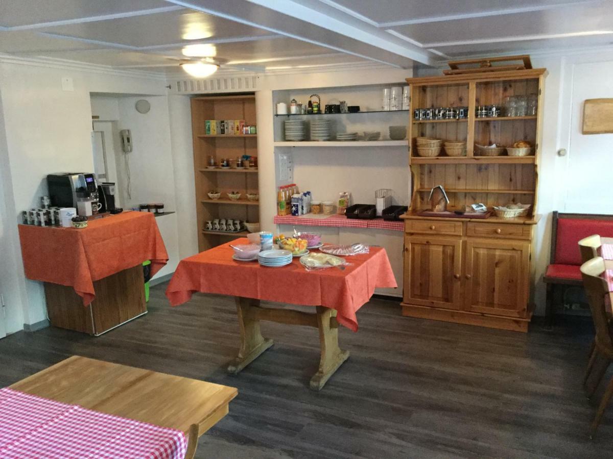Hotel Restaurant Raben Linthal Exterior foto